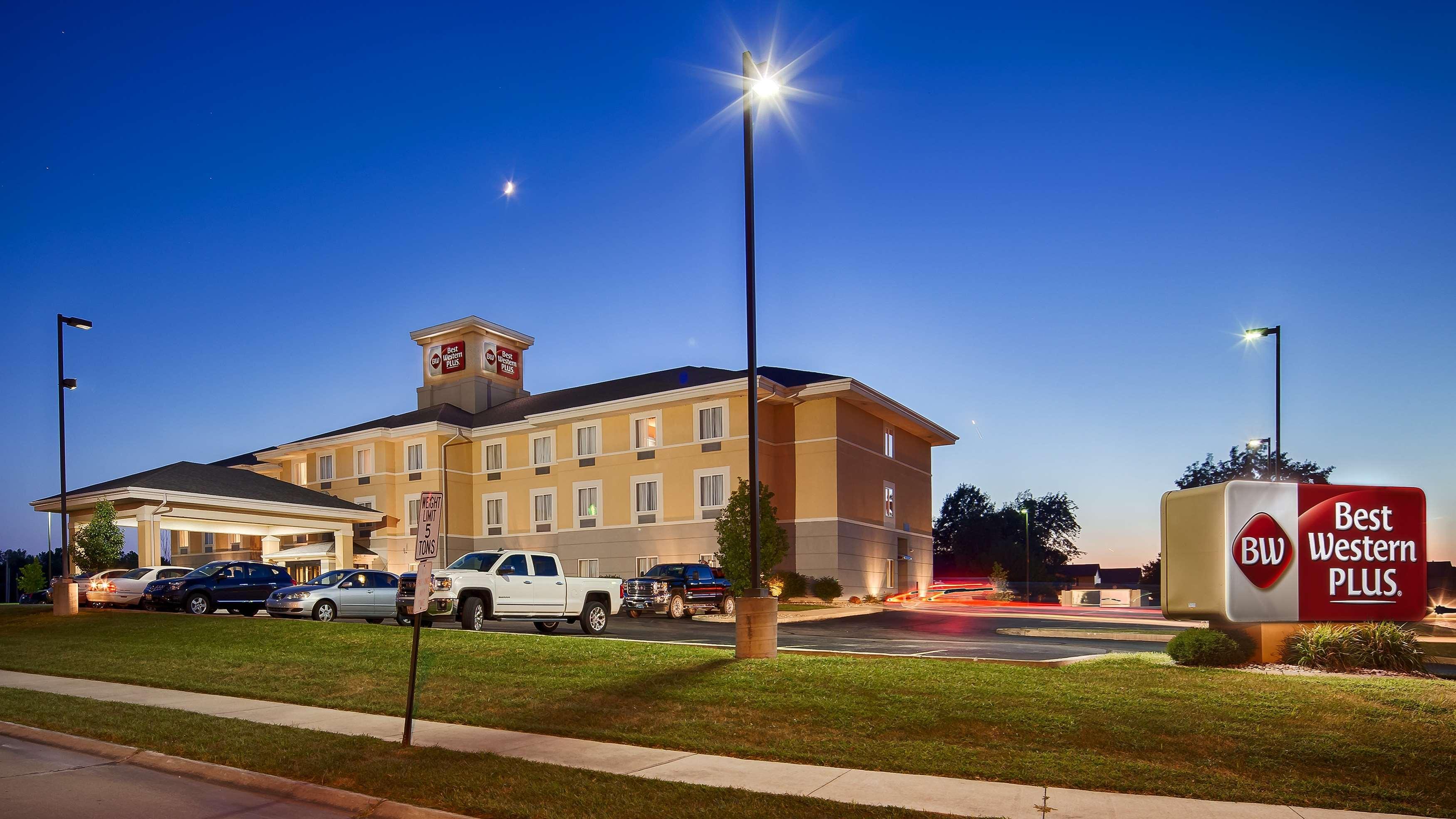 Best Western Plus Pontoon Beach Hotel Exterior photo