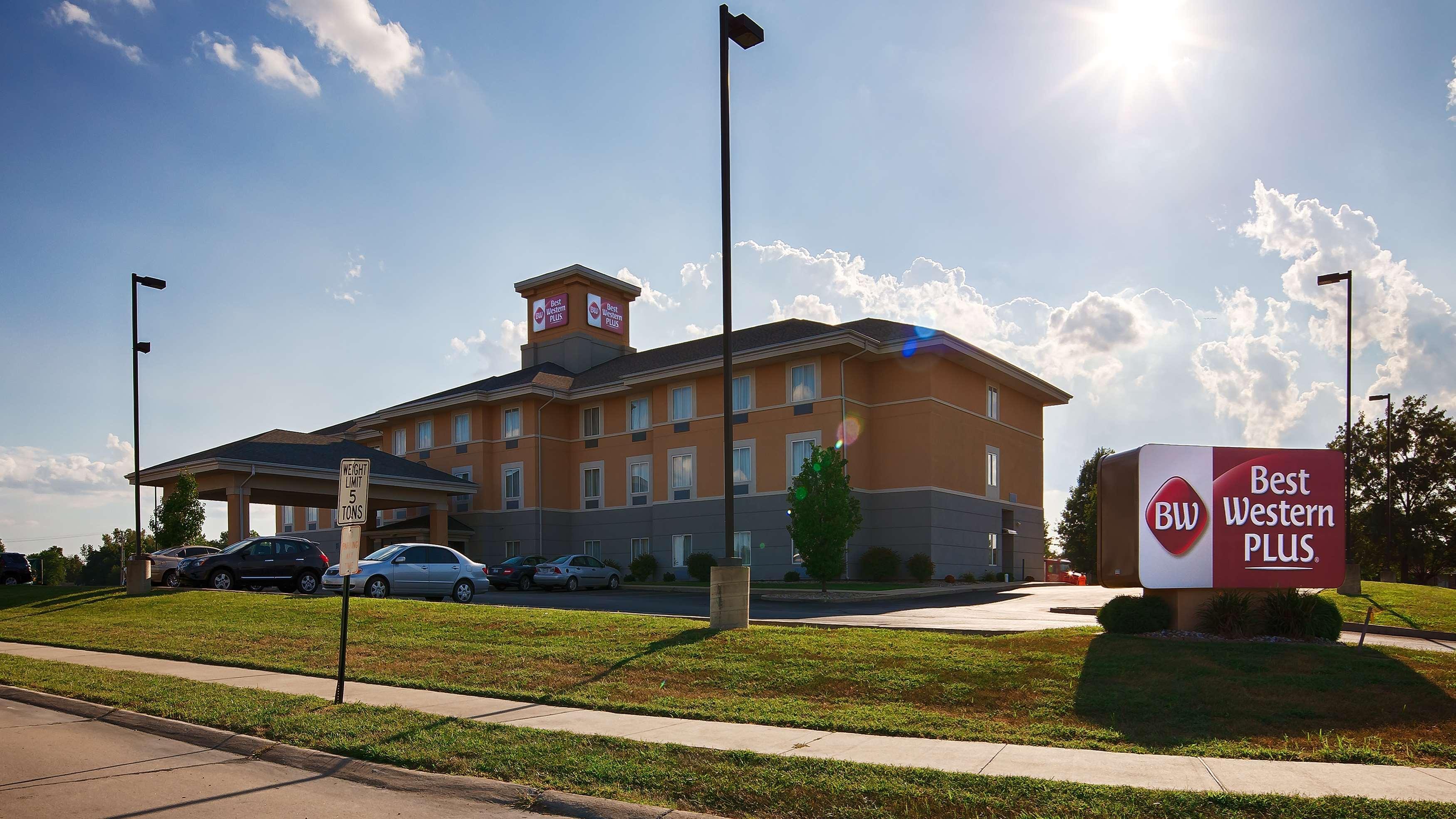 Best Western Plus Pontoon Beach Hotel Exterior photo